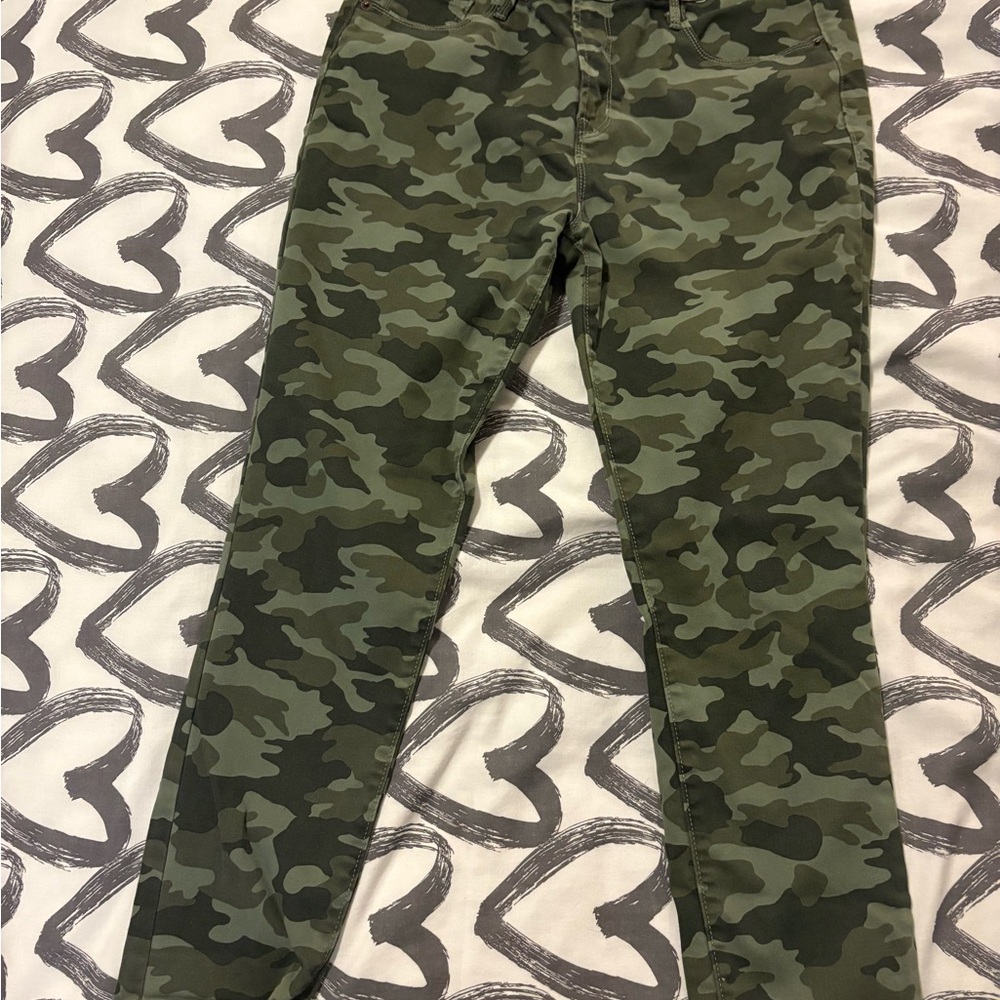 Old Navy Green Camouflage Pants